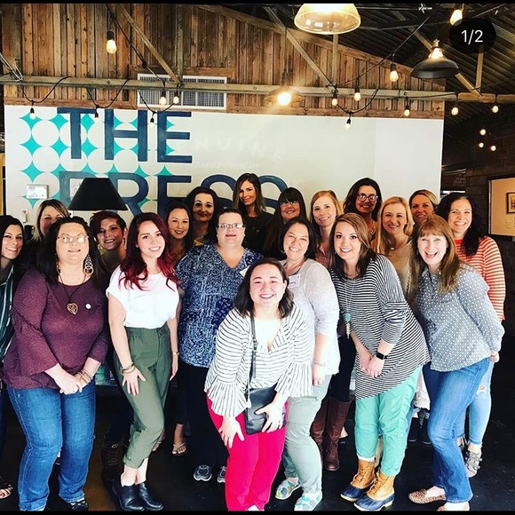 Hi! Welcome... Bookmark Closet Here - Picture 5 of 6